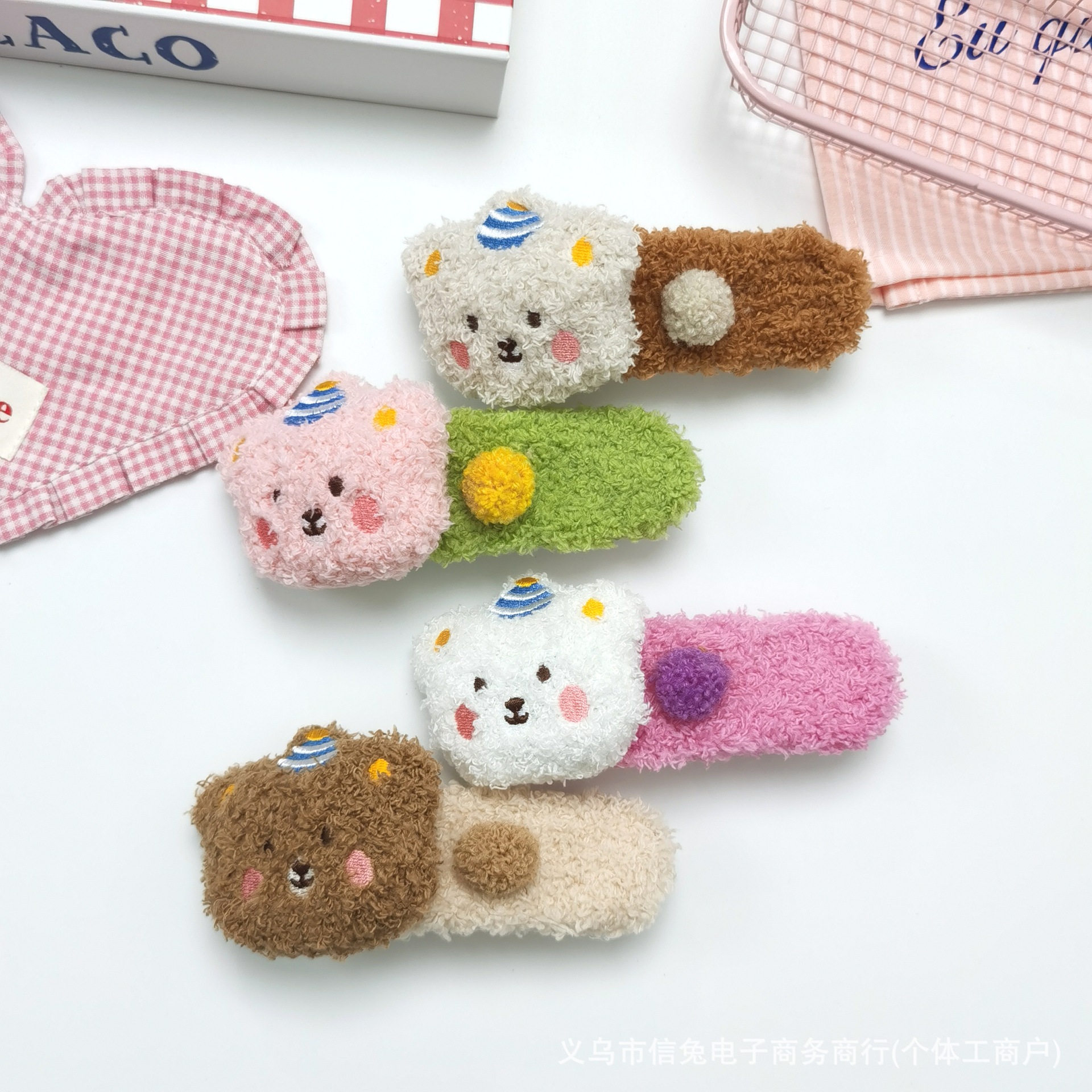 卡通毛绒布小熊发夹女秋冬鸭嘴夹子发卡盘发抓夹头饰一字夹配饰