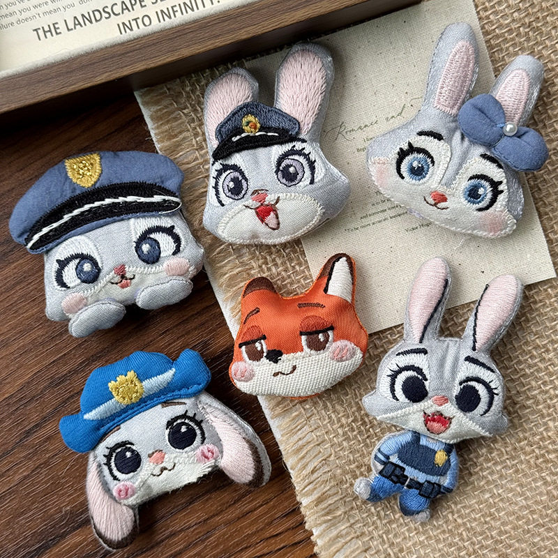 新款疯狂动物城朱警官狐狸毛绒卡通配件服饰配饰diy辅料厂家