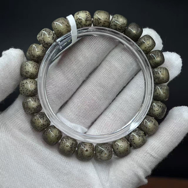 精品一步到位9*10桶珠绿幽灵手串