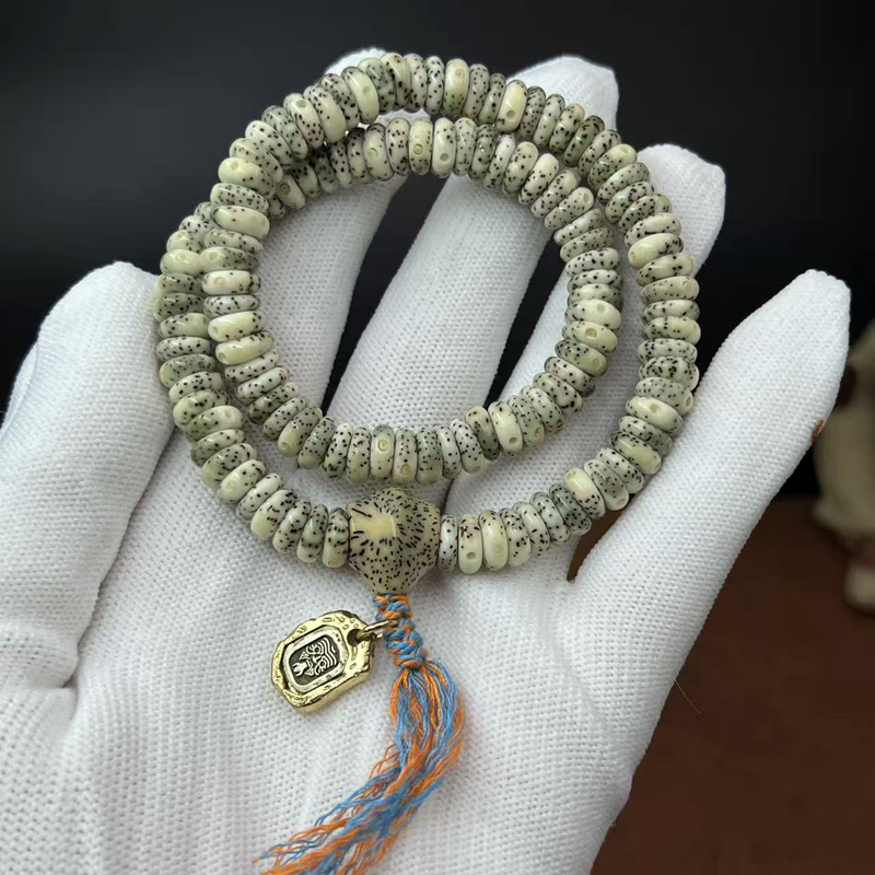 孤孤品3*8泥鳅背药片石玉