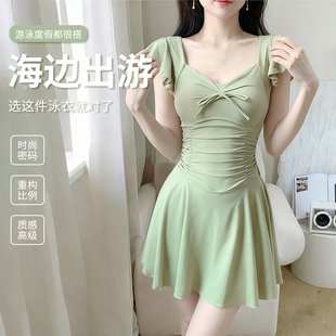 显瘦纯色保守海边度假泳装 2025新款 修身 连体泳衣女甜美裙式 爆款