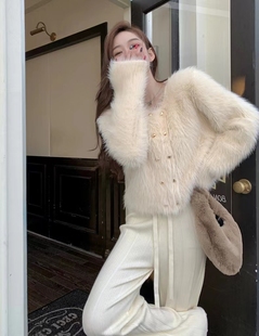 温柔风毛绒短款外套女秋冬季新款小香风开衫法式宽松针织长袖上衣