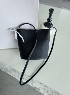 头层自然摔牛皮女包复古小众腋下包水桶包潮单肩包斜挎包96871