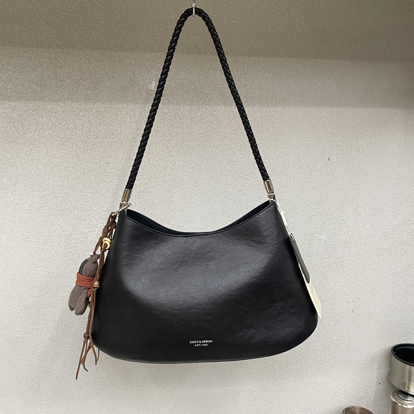 月牙包新款女包时尚百搭单肩包复古腋下包马鞍包定型包饺子包8968