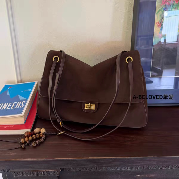 复古邮差包2026早秋新款女包时尚单肩包腋下包潮托特包大包26089
