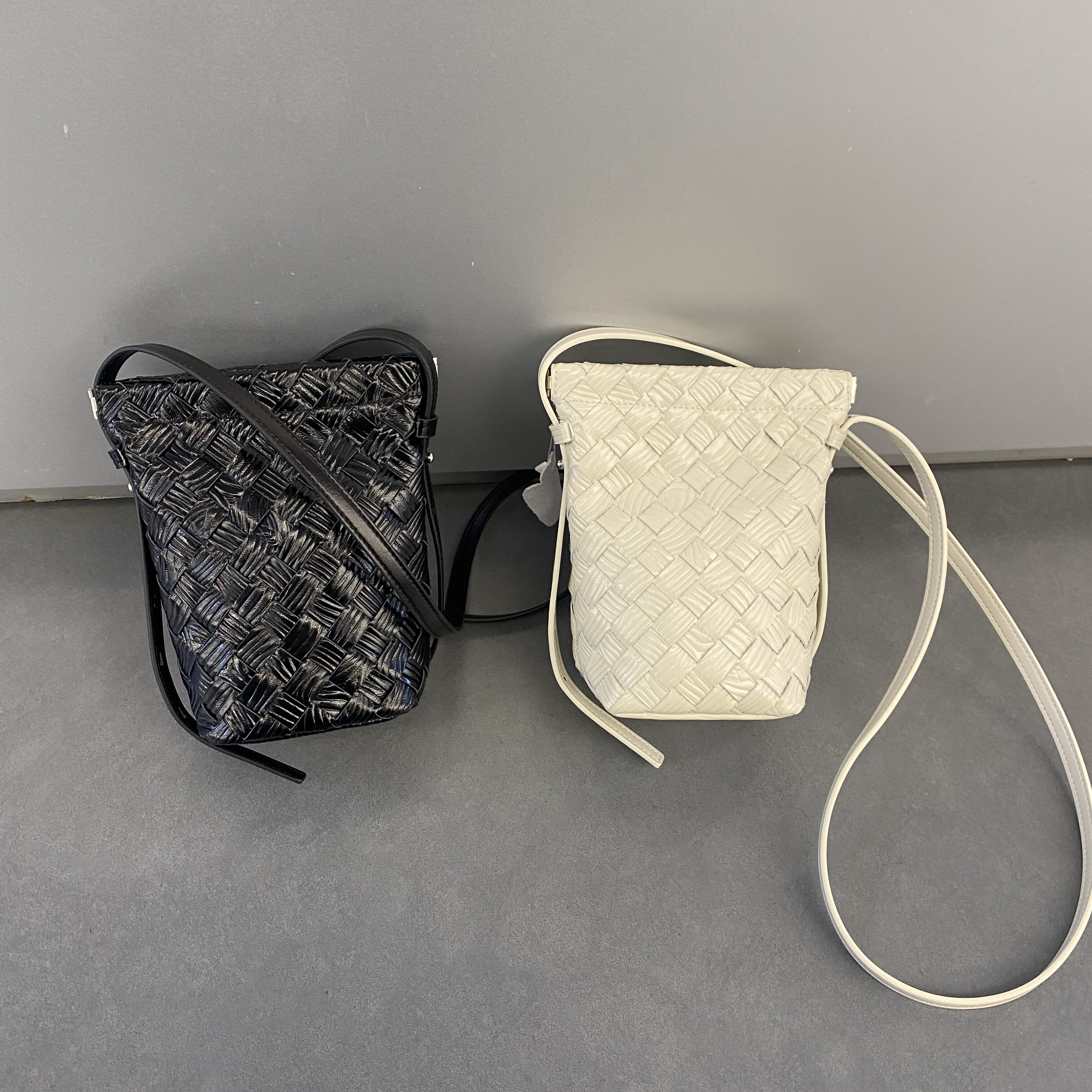 真皮手机包2026新款女包时尚百搭单肩斜挎包编织包女式迷你包