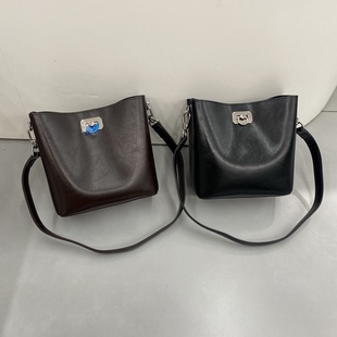 真皮新款 女包手提包水桶包单肩包托特包斜挎包锁扣腋下包6525