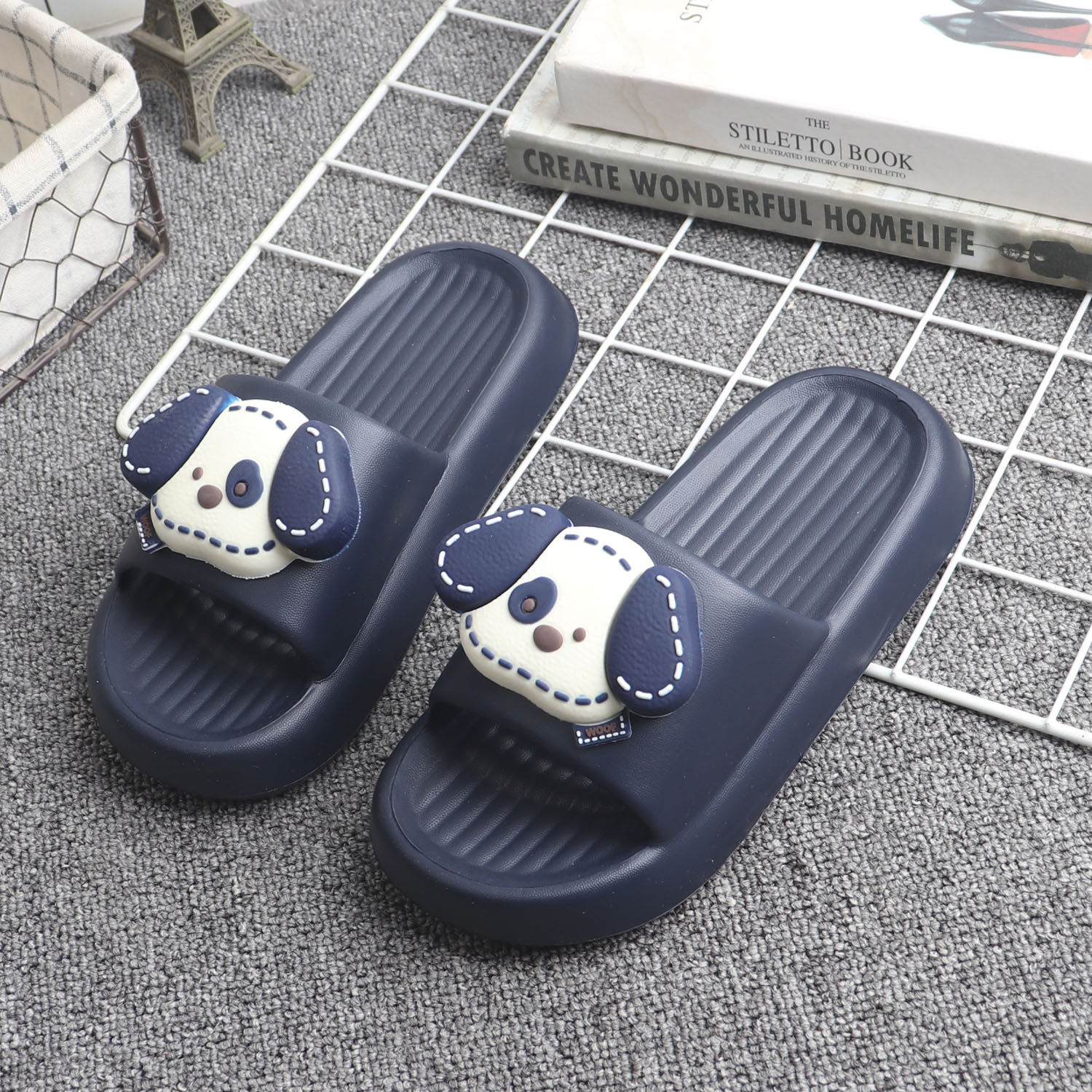 卡通小狗男孩凉拖鞋夏季防滑洗澡居家5-8岁大中童厚底一字拖女童