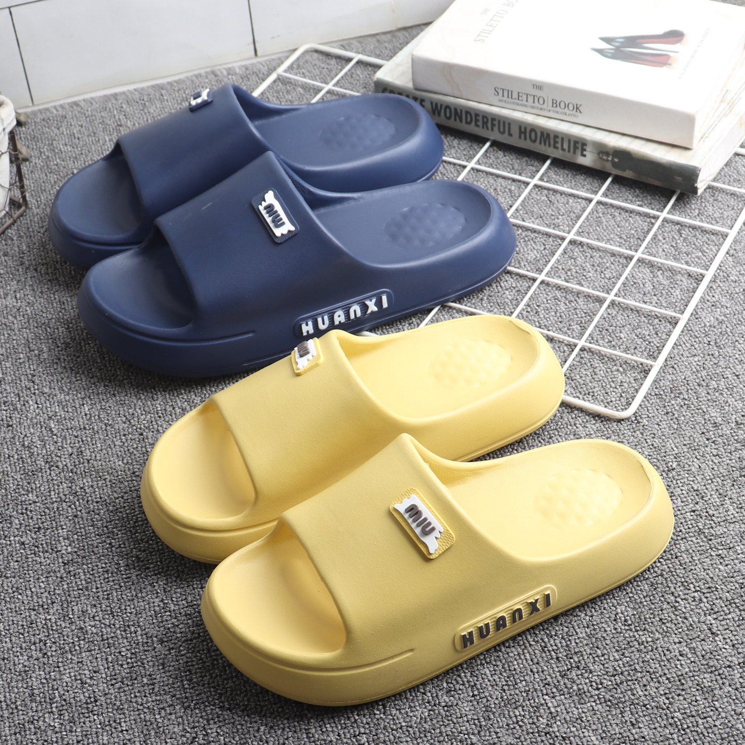 夏季厚底凉拖鞋男女休闲韩版字母情侣居家防滑软底浴室外穿踩屎感