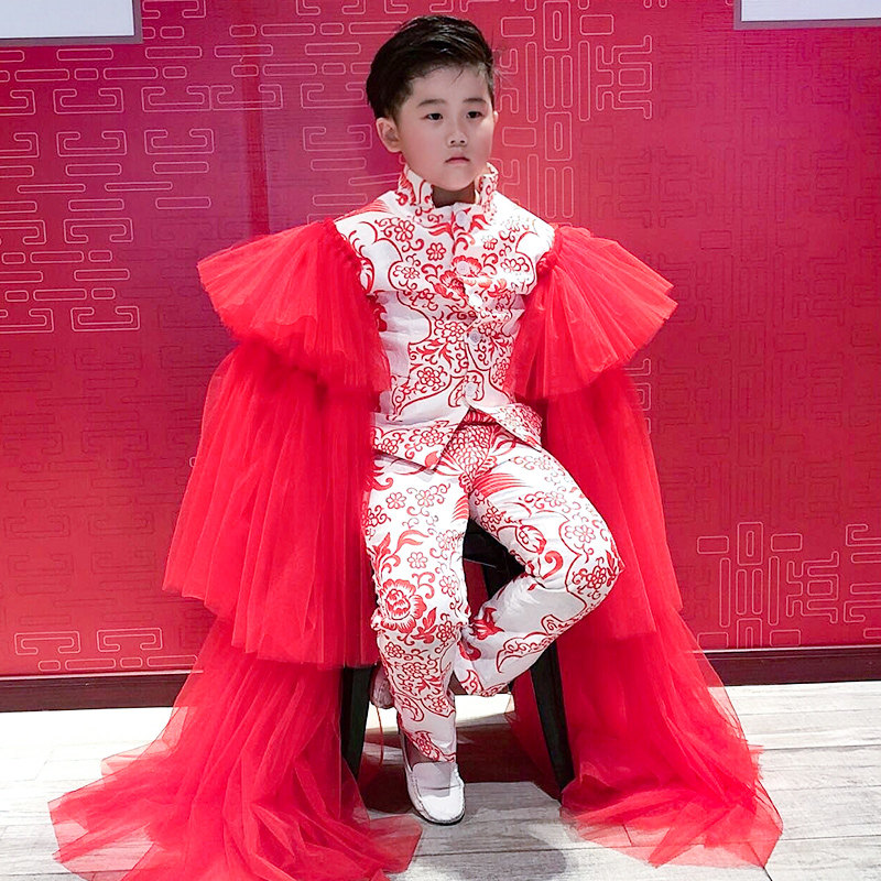 薇设计中国风青花瓷夸张男童模总决赛剪纸国风高定礼服出租定制