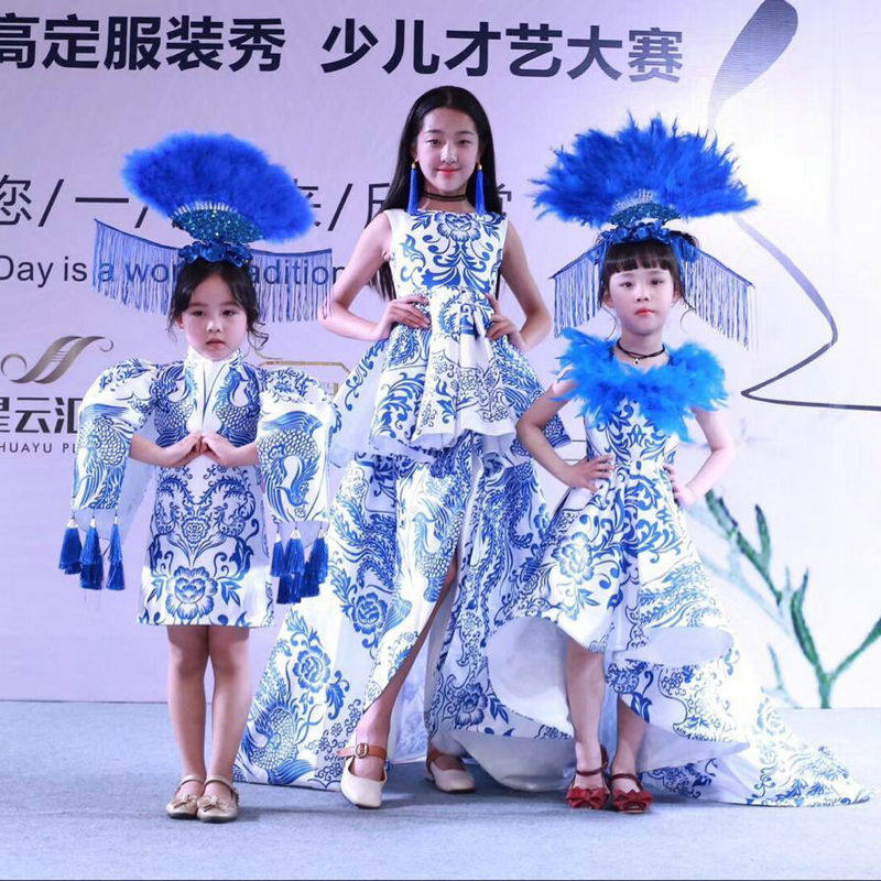 薇设计高定礼服青花瓷比赛走秀