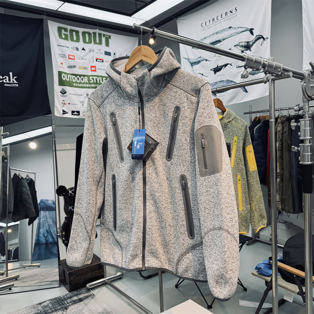 袅款户外山系压胶口袋针织抓绒衣