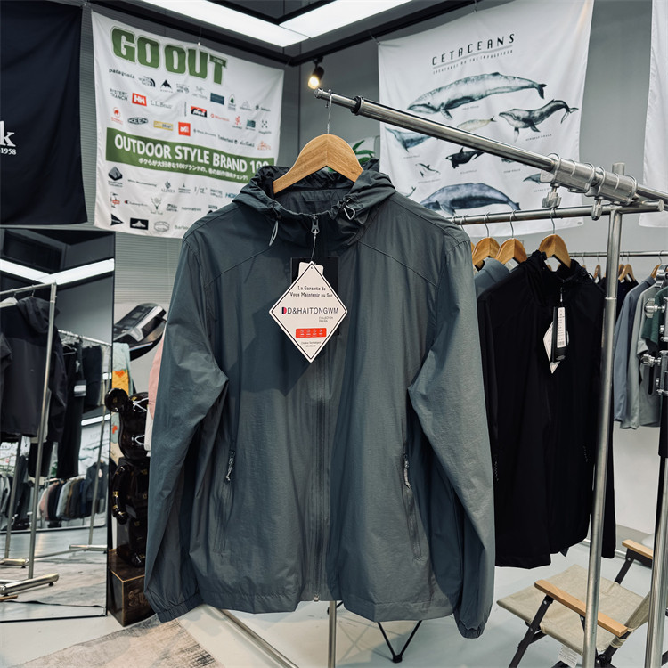 轻量化防刮耐磨防泼水男士网眼内衬户外双层防风连帽尼龙夹克外套