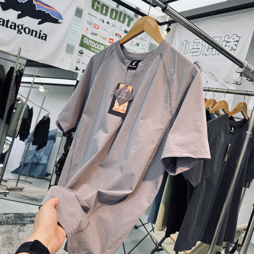 户外登山徒步休闲慢跑速干T恤