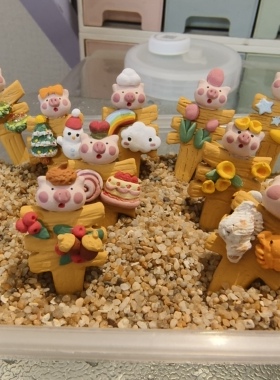 天使小猪猪压盆石花插件陶瓷摆件迷你潮玩装饰摆件原创手工礼品