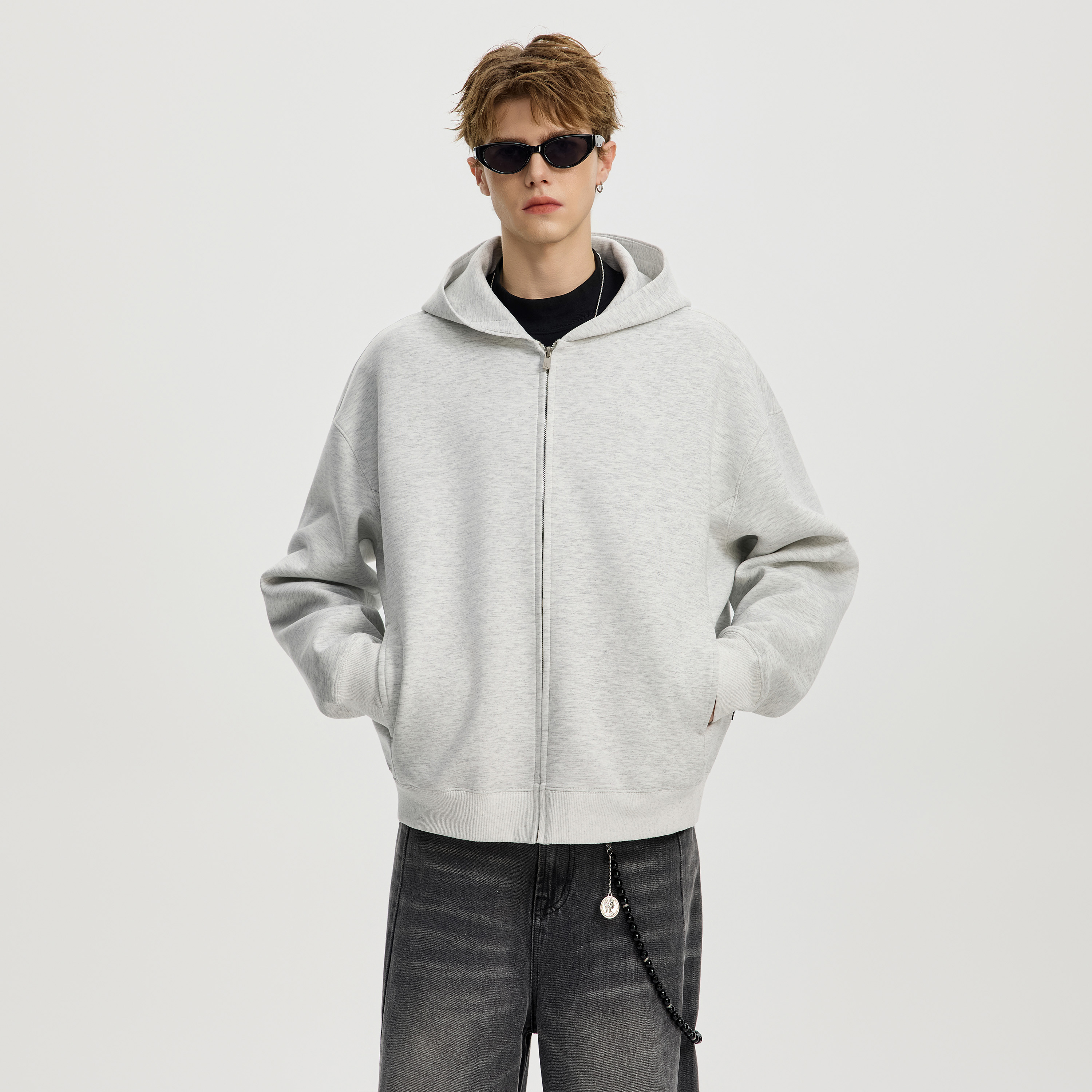 2025年潮流休闲纯色连帽卫衣