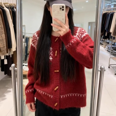 冬季新款红色牛角扣针织开衫女