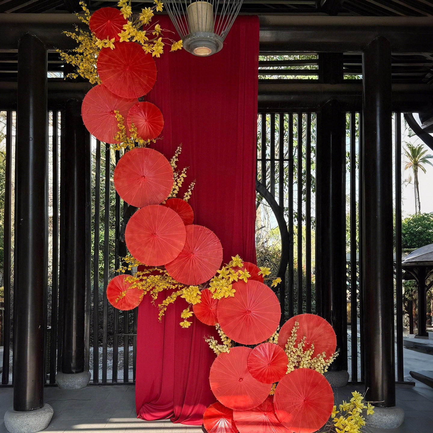 古典中国风红色油纸伞新年装饰品店铺室外庭院氛围感装扮打卡神器,节庆用品/礼品,节日装扮用品,淘宝优惠券,粉丝福利购,淘宝优惠卷
