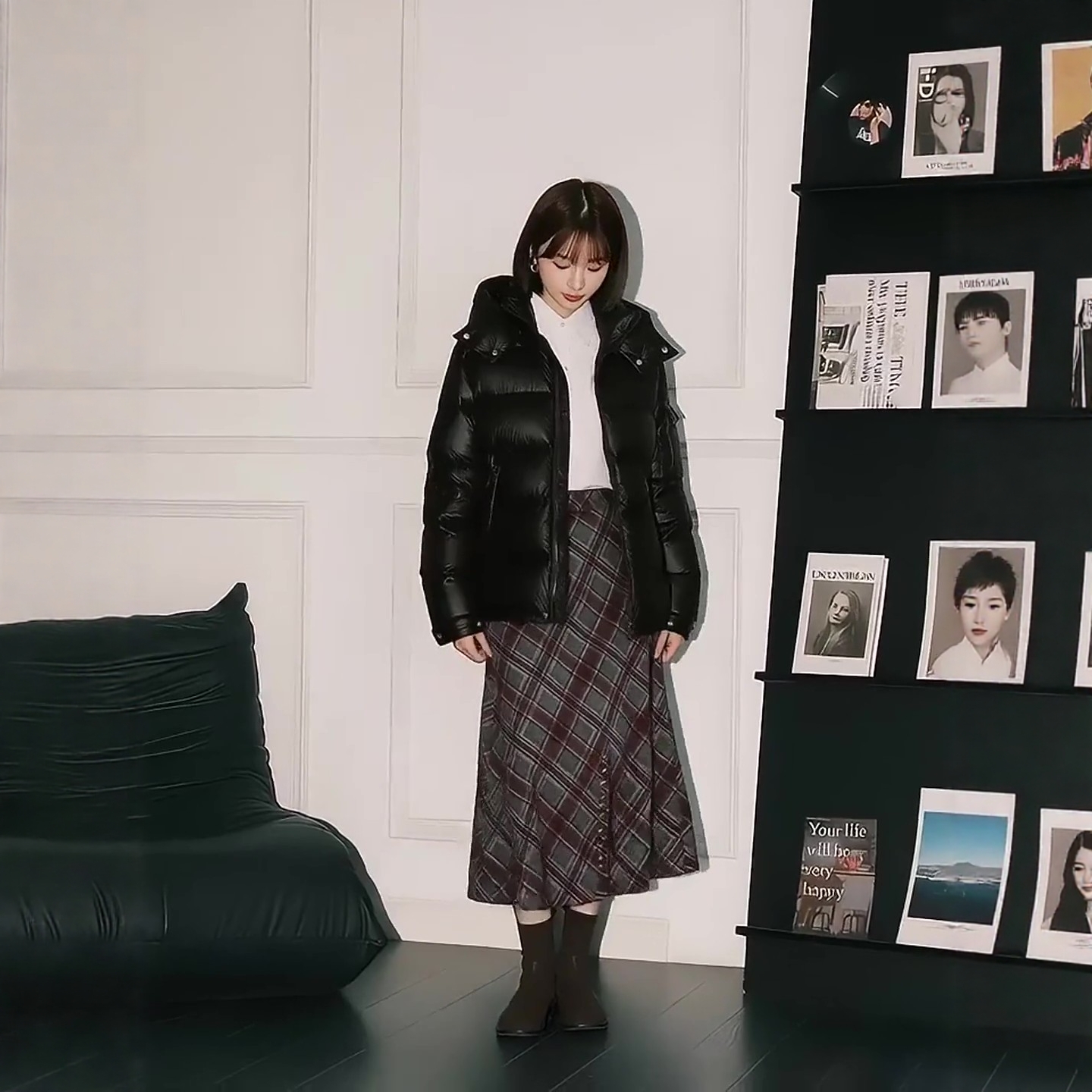 衣莎美诺短款连帽鹅绒羽绒服