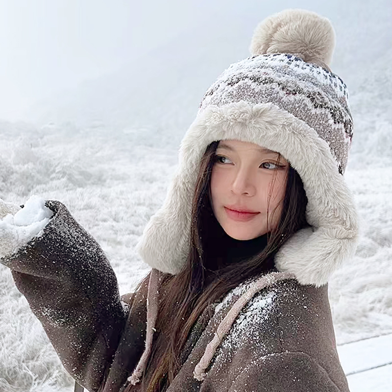 冬季东北雪乡防寒保暖雷锋帽
