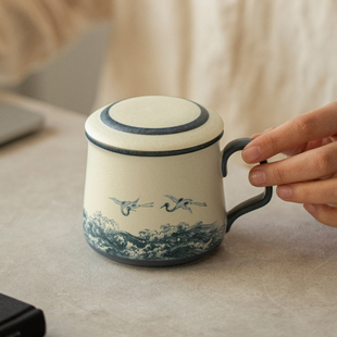 青花泡茶杯中式复古瑞鹤茶水分离杯个人专用办公杯家用陶瓷水杯