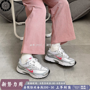 NIKE Initiator 耐克女子金属银复古休闲老爹鞋 394053-001