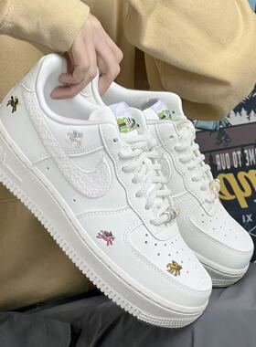 耐克/Nike Air Force 1 '07 马年限定CNY脱缰系列女子空军休闲鞋