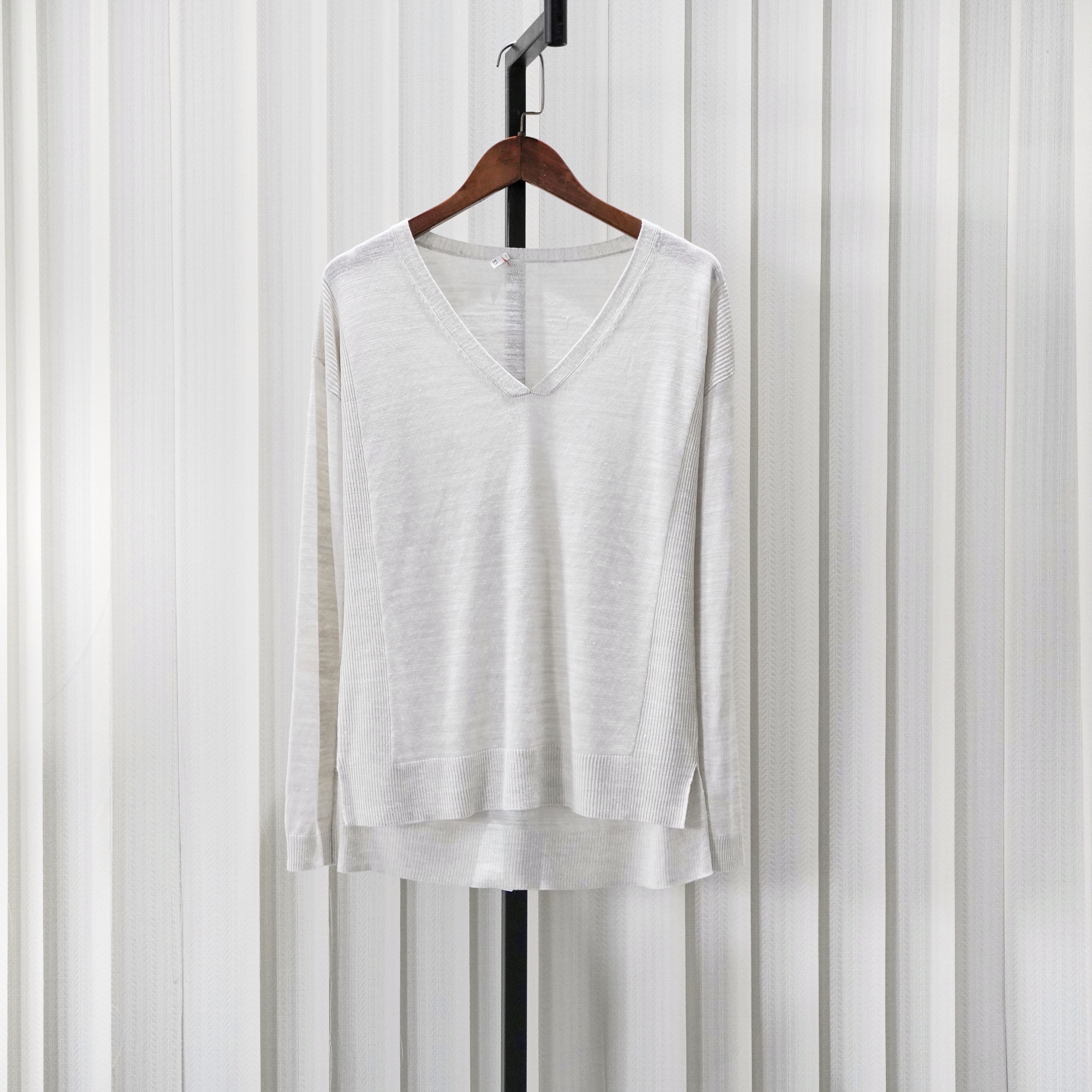 初夏亚麻开衩深V领针织衫