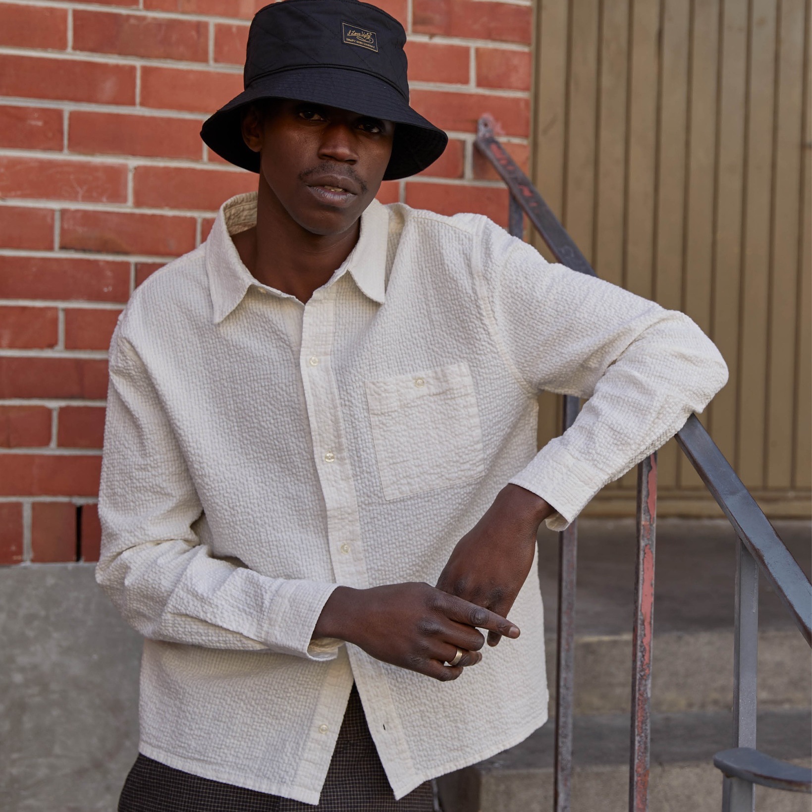 新式街头潮牌ILU泡泡纱口袋衬衫