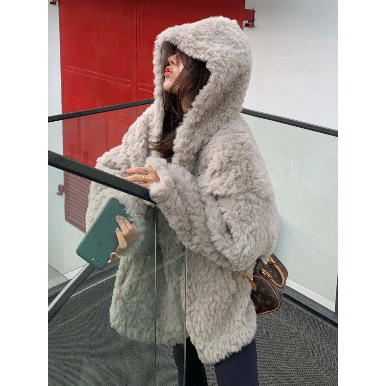 专柜2025冬新款宽松连帽彷皮草外套女羊羔毛皮毛一体加厚毛毛大衣