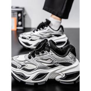 潮牌2025新款轻便透气老爹鞋男生百搭厚底增高机甲风运动鞋高级感