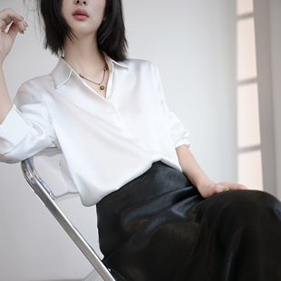 女 衬衫 光泽感职场人清爽正肩上衣 拒绝不了实穿时髦竖纹长袖 TRR