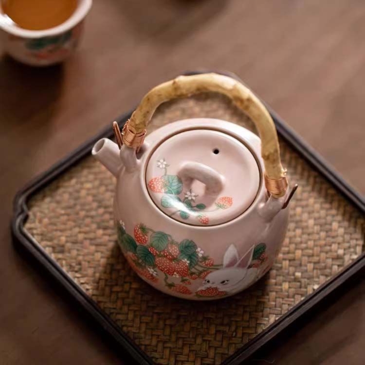 粉汝窑草莓兔提梁壶陶瓷茶壶家用水壶功夫茶具泡茶专用壶可养开片