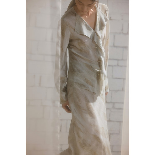 commusememory衬衣+半裙套装