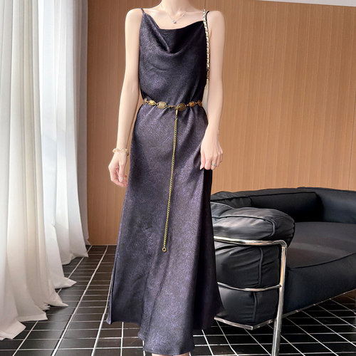 轻奢缎面吊带连衣裙女夏季爆款肌理感荡领长裙无袖收腰配西装裙子