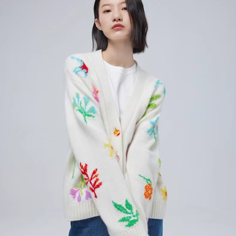 轻奢洋气秋冬新款100纯山羊绒开衫女V领重工刺绣提花宽松毛衣外套