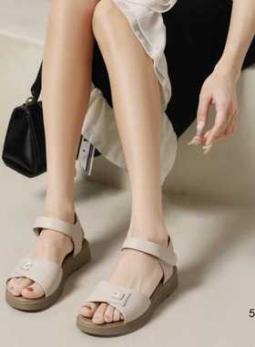 浦发软平底坡跟2025夏季新款妈妈鞋52012软皮C扣一字带魔术贴凉鞋