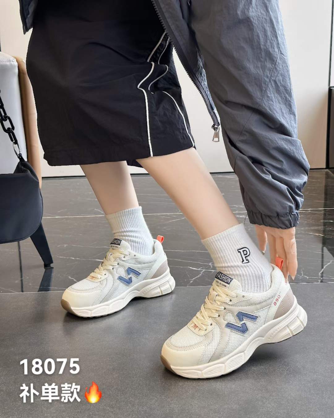 芊柏丽软真皮网面小白鞋2023秋款18075防滑厚底低跟系带休闲女鞋