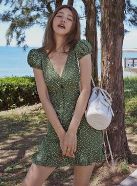 Before30自制许路儿R221062花版V领收腰短连衣裙海滩度2022新