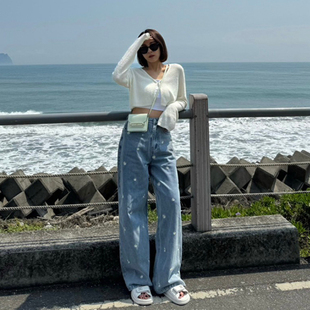 LOVFEE代购2410035 小花刺绣修身牛仔长裤高腰阔腿洗水复古蓝