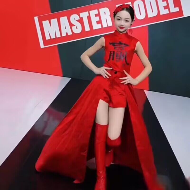 童模女童中国风走秀服国风旗开得胜红色拖尾裙儿童模特大赛服装
