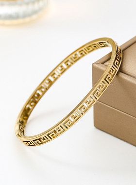 跨境新款长城纹钛钢手镯女复古宫廷风小众轻奢高级设计感手镯饰品