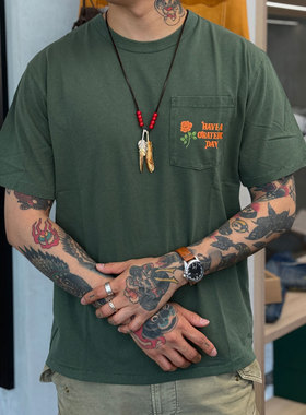 Go Hemp 情侣款 水洗绿色美好一天花卉印花复古口袋圆领T恤