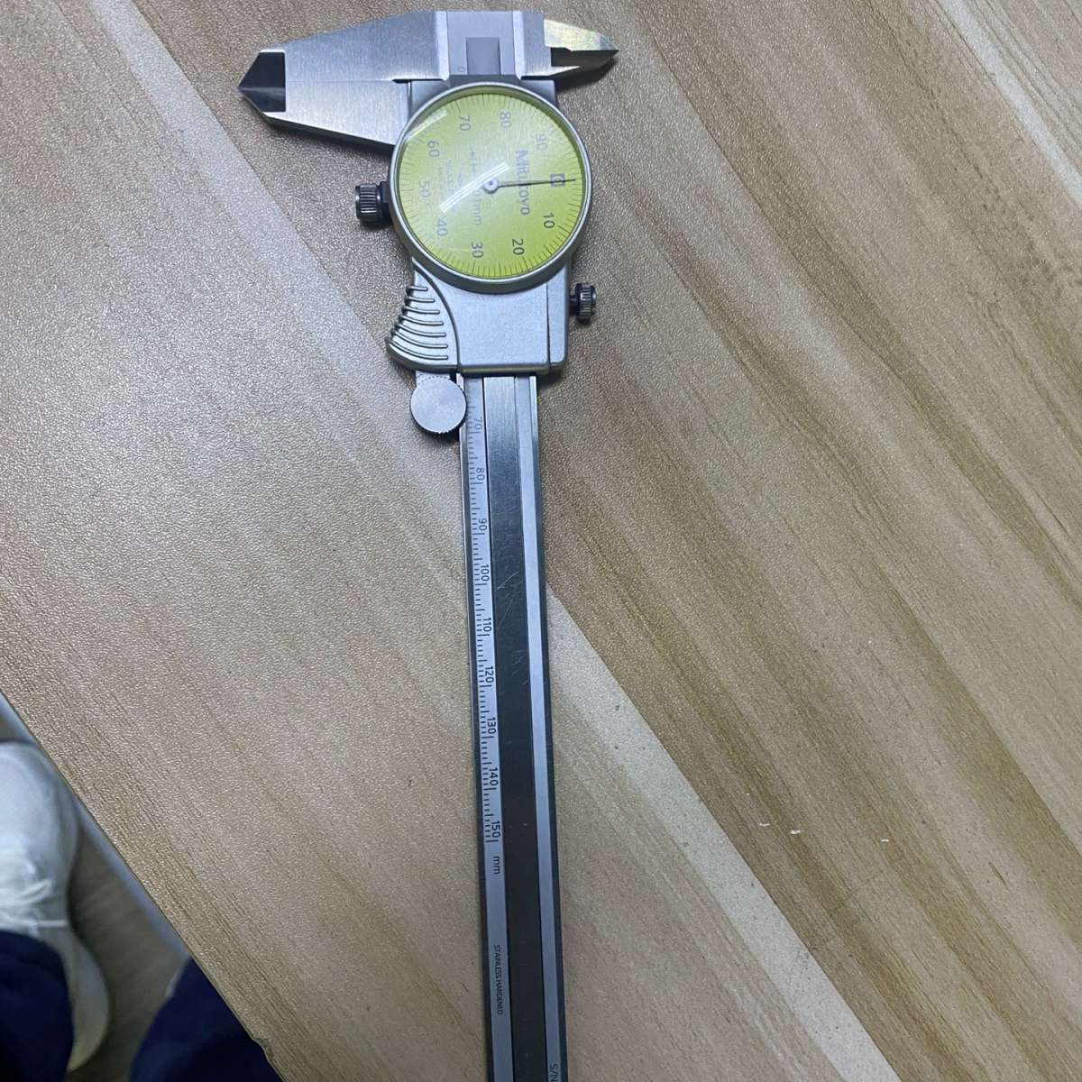 议价出售日本三丰Mitutoyo带表卡尺，型号505-732，量