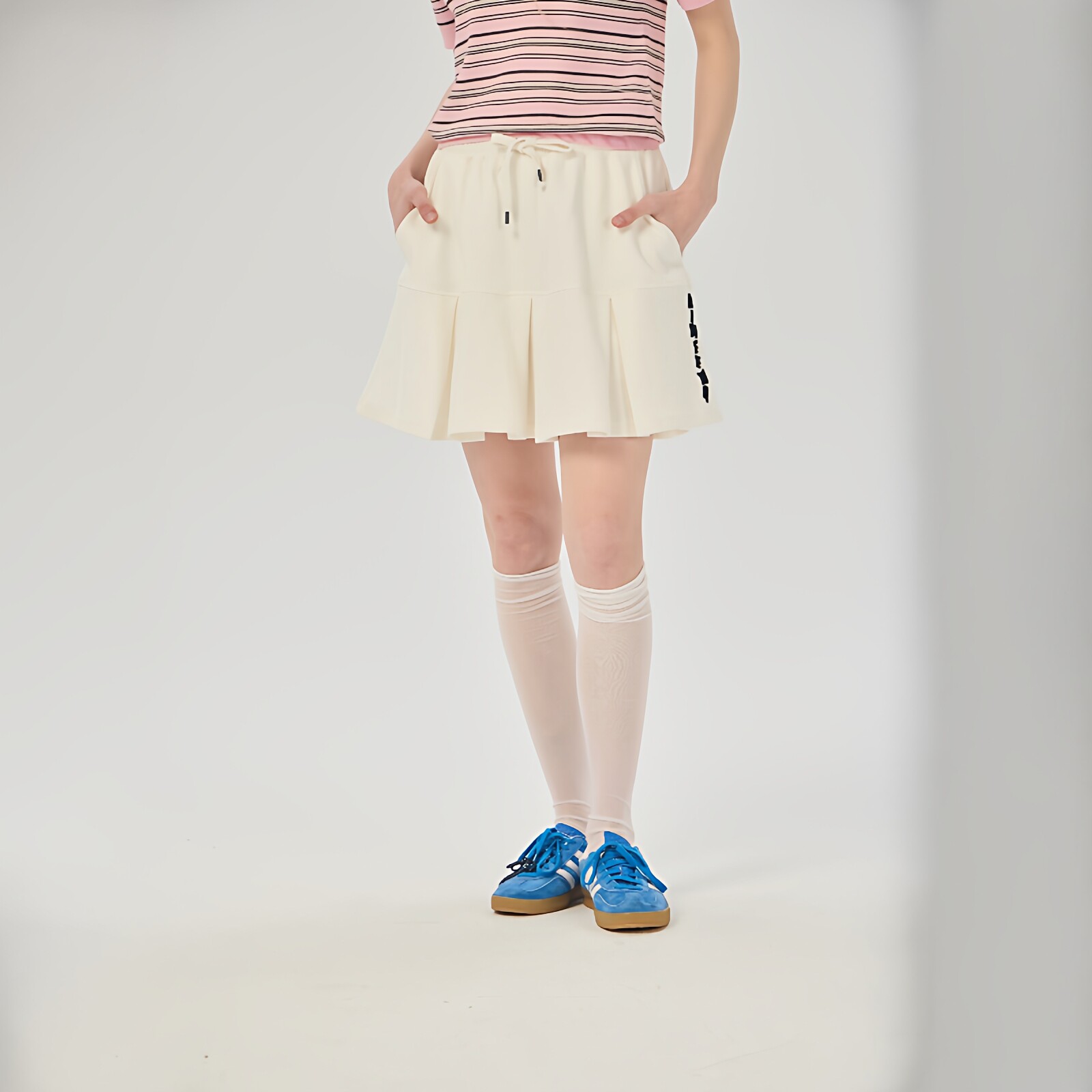 AIMEEWQ   春夏新款小怪兽专柜系列爆款闪耀针织短裙 AMS0859