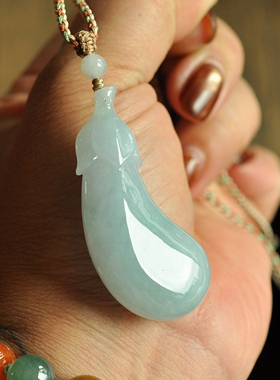 缅甸A货老坑冰润翡翠福瓜吊坠