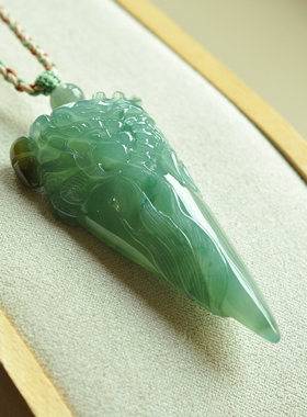 缅甸A货翡翠蓝绿满色精雕龙牙