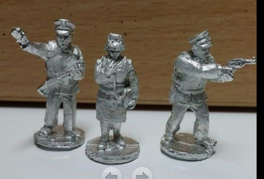 1/72英国警察(女警官和使用左轮,斯特林的3个人物)树脂素体e04