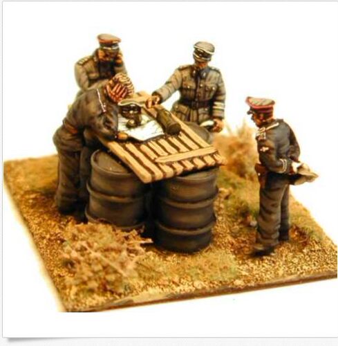 SHQ 1/72树脂素体二战参谋GRP-四个步兵和装甲军官-阅读地图 GD30