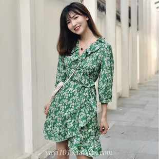 复古裹胸绿色碎花连衣裙夏小清新收腰智熏裙法式桔梗裙女2026新款